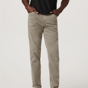 Vuori Slim Straight Jeans in Stone